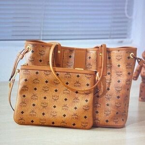👜MCM Liz Reversible Medium Visetos Tote Bag& Pouch Wallet